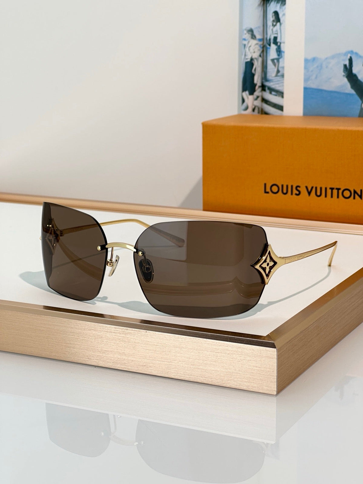 Louis Vuitton Z3457U Curvy Flower Rectangle Sunglasses✨