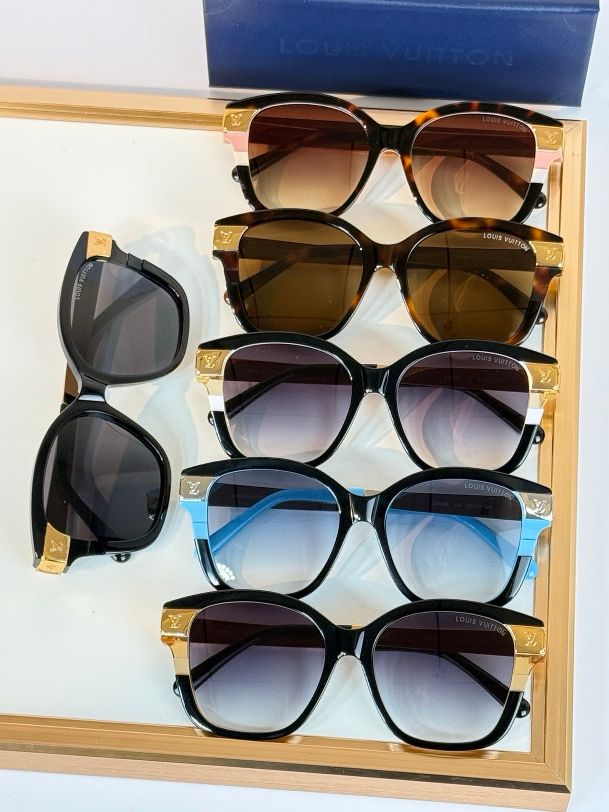 Louis Vuitton Z3182E-Z3265E LV Petit Soupçon Square Sunglasses  ✨