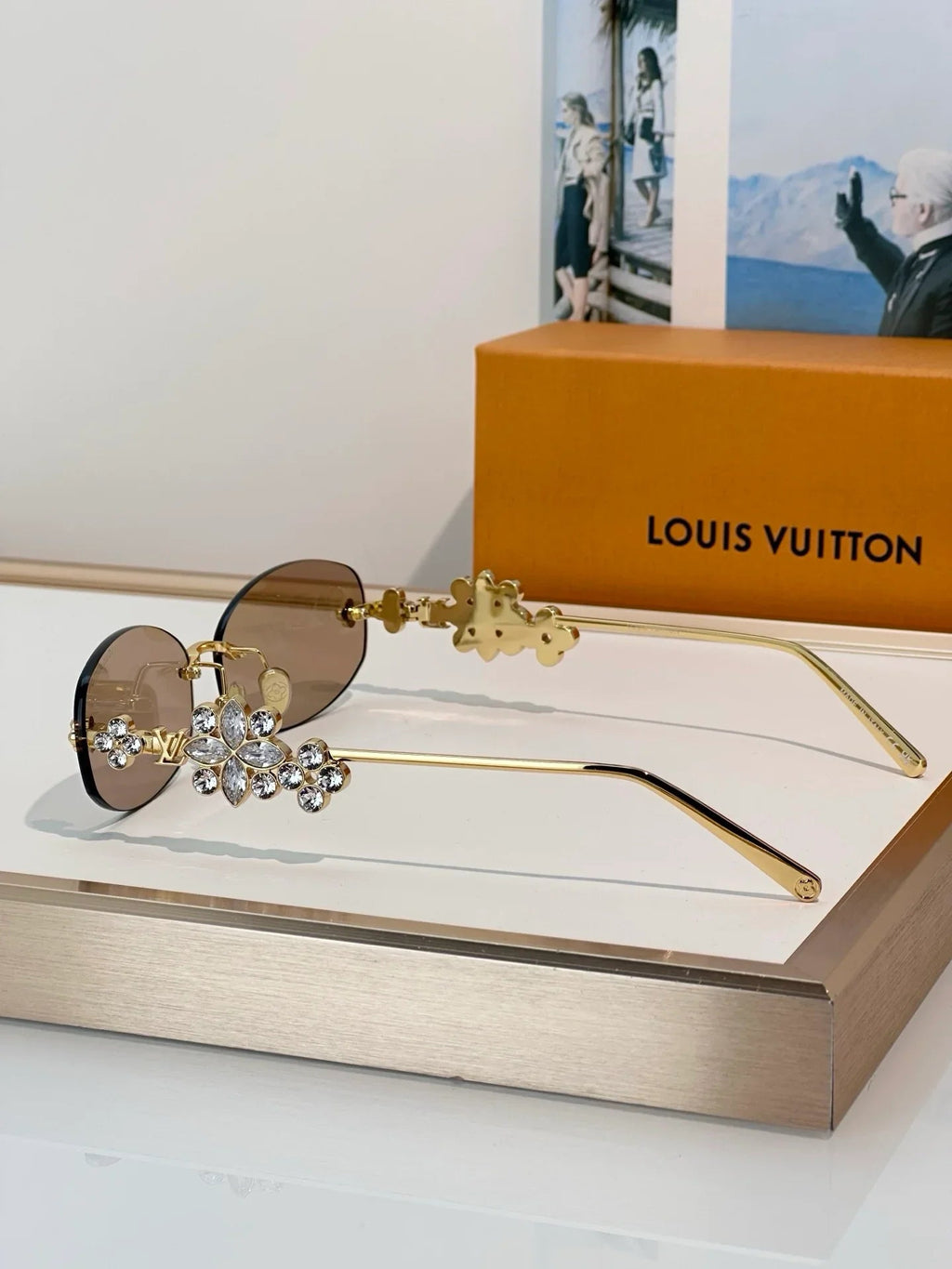 Louis Vuitton Z3186U LV Dazzling Oval Sunglasses  ✨