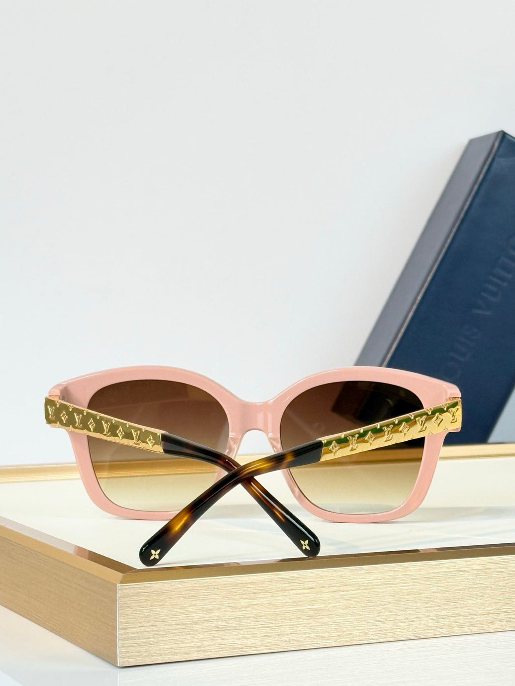 Louis Vuitton Z3182E-Z3265E LV Petit Soupçon Square Sunglasses  ✨