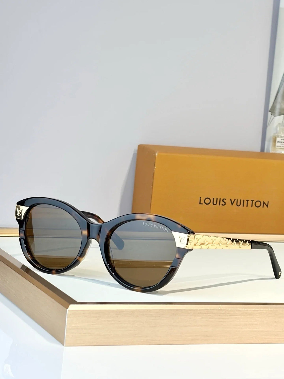 Louis Vuitton Z1857W LV Petit Soupçon Cat Eye Sunglasses  ✨