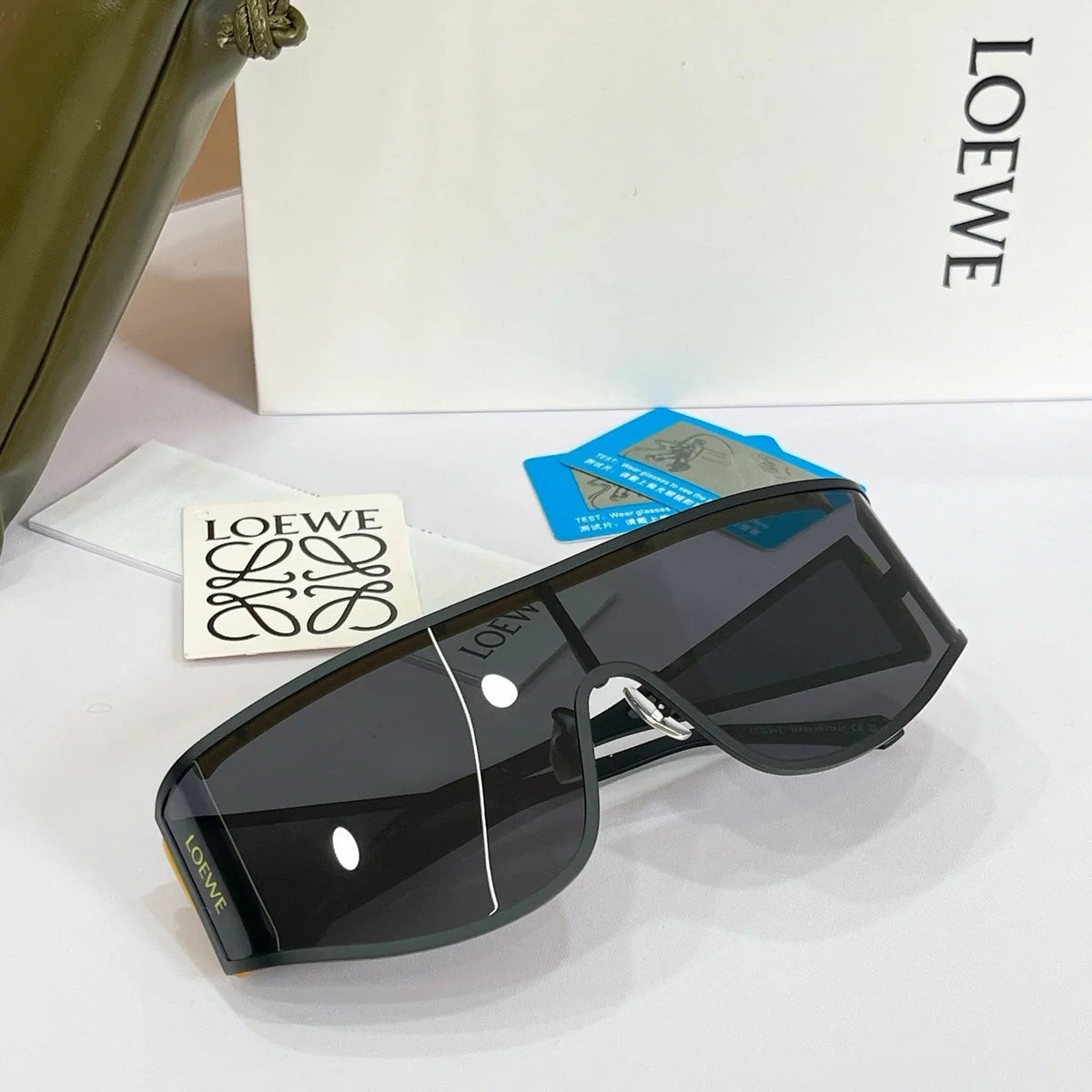 LOEWE  Signature LW40202U 02A - As Seen On Kim Kardashian  ✨