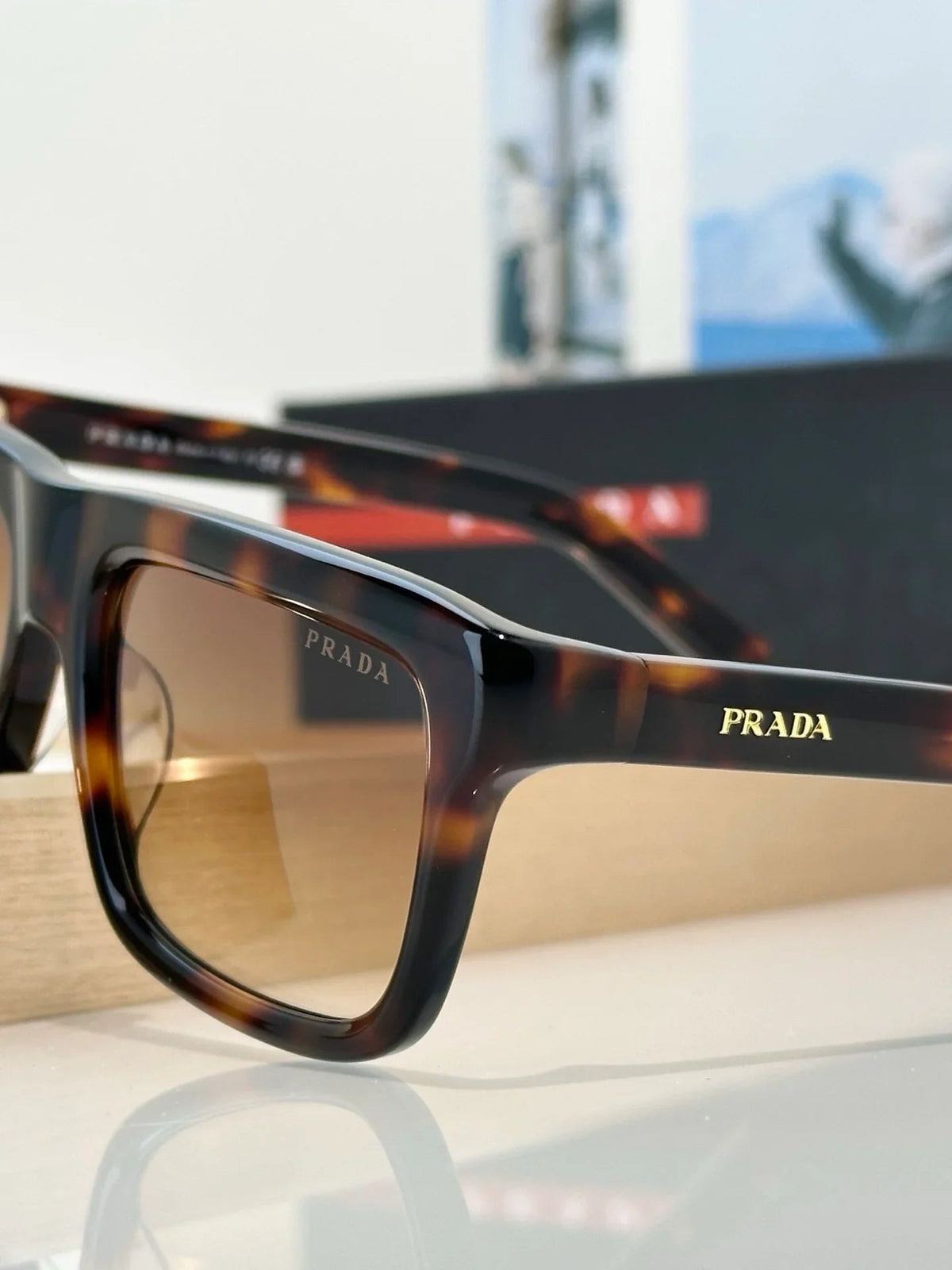 PRADA PR D11SF Sunglasses  🟥