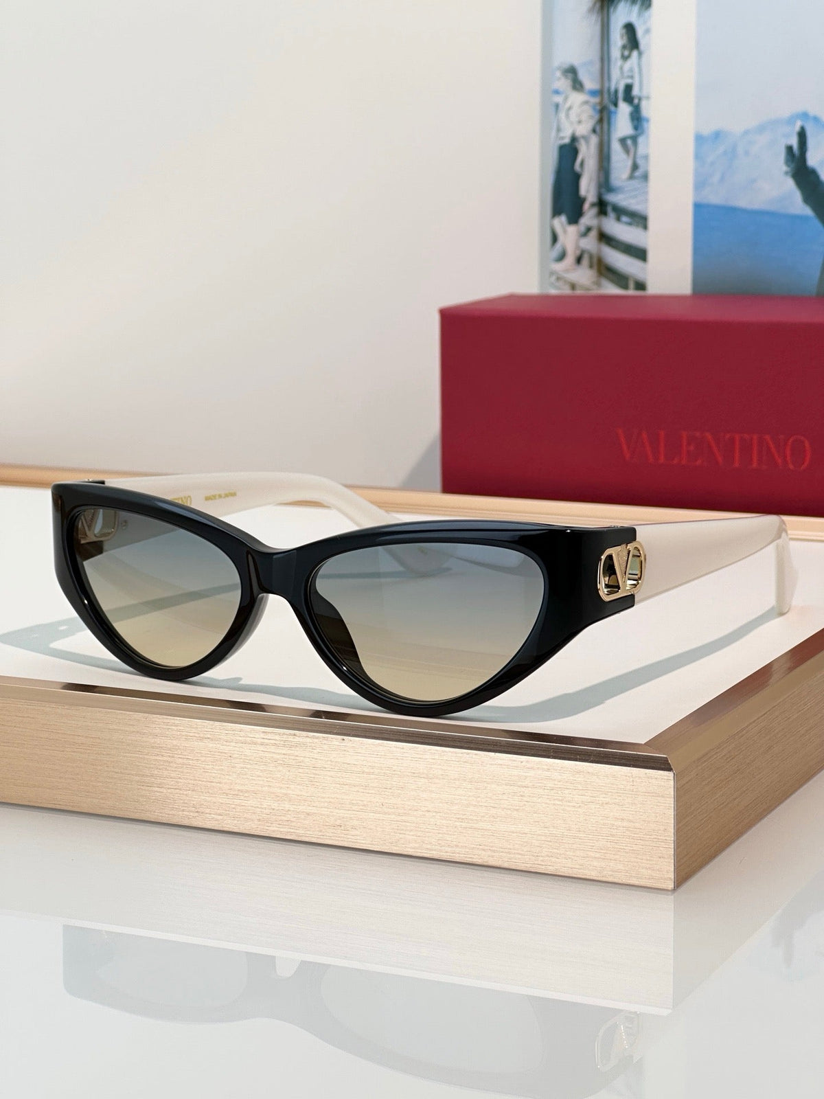 Valentino Vain Light VG0014S 001 Sunglasses✨