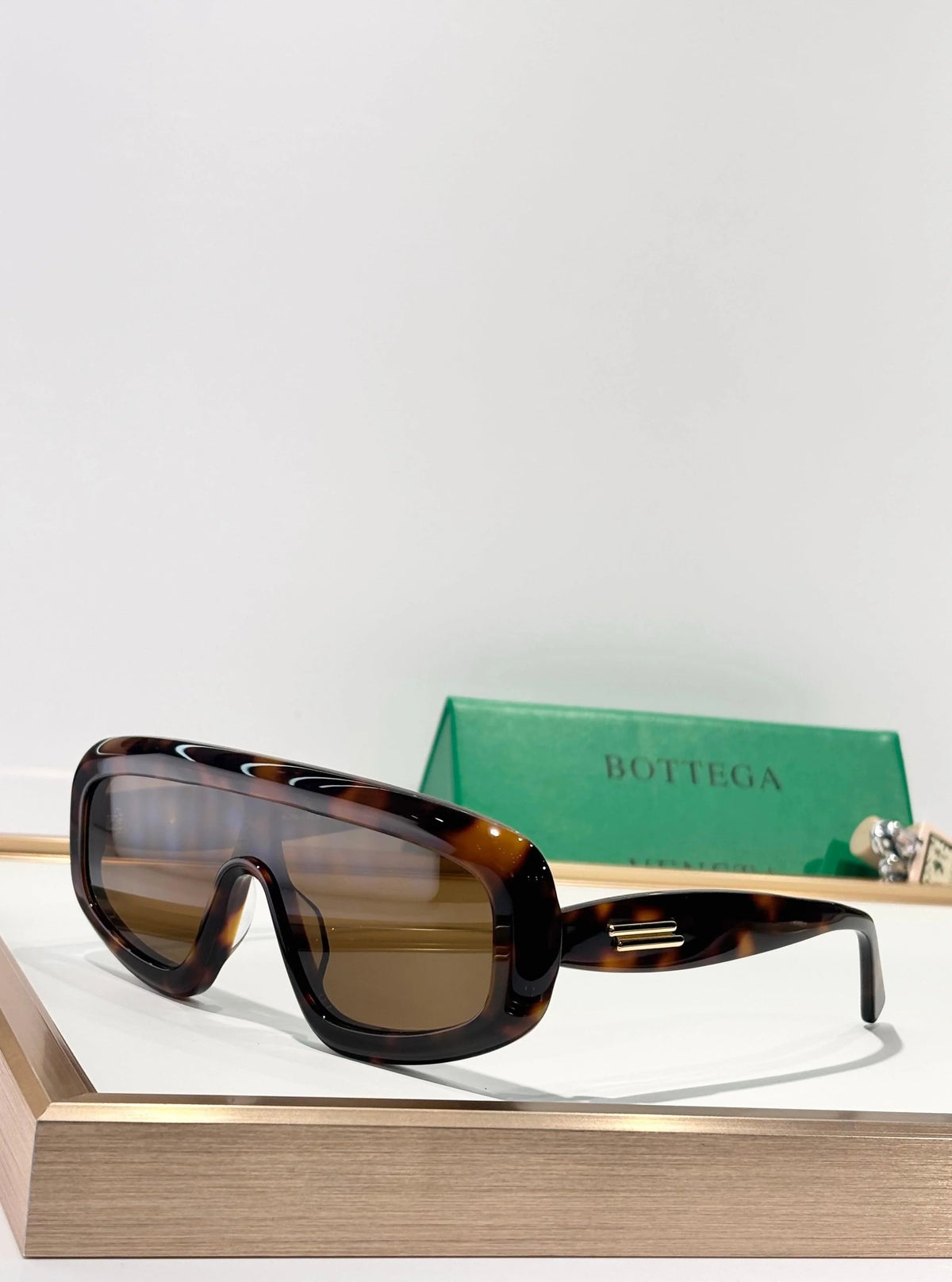 BOTTEGA VENETA  BV1281S 001 - As Seen On Tracee Ellis Ross & Pooja Hegde Sunglasses💚