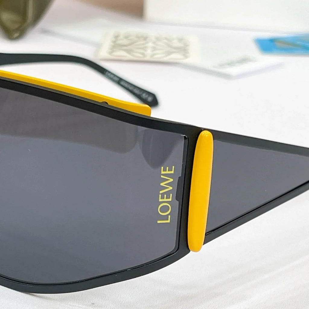 LOEWE  Signature LW40202U 02A - As Seen On Kim Kardashian  ✨
