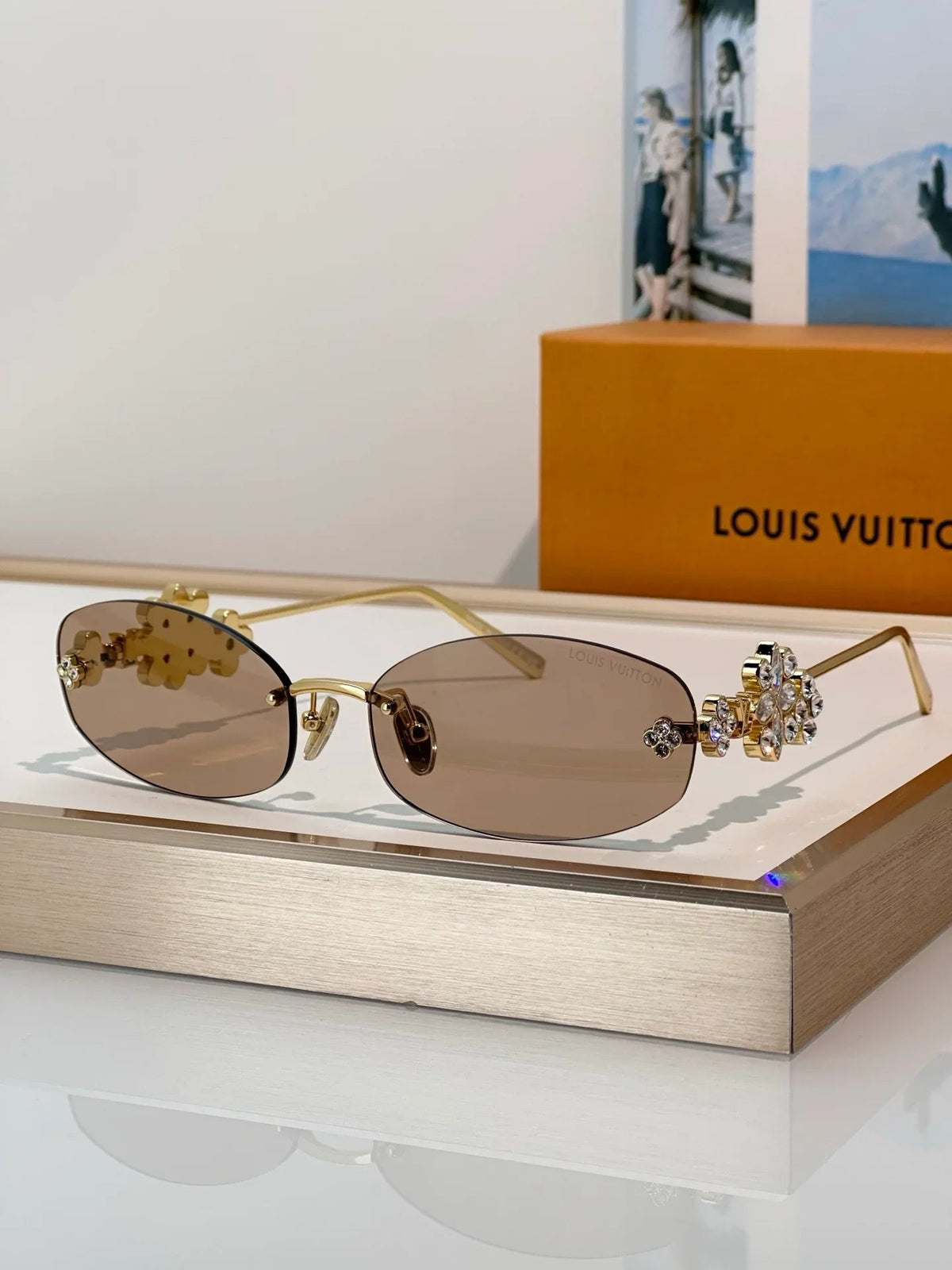 Louis Vuitton Z3186U LV Dazzling Oval Sunglasses  ✨