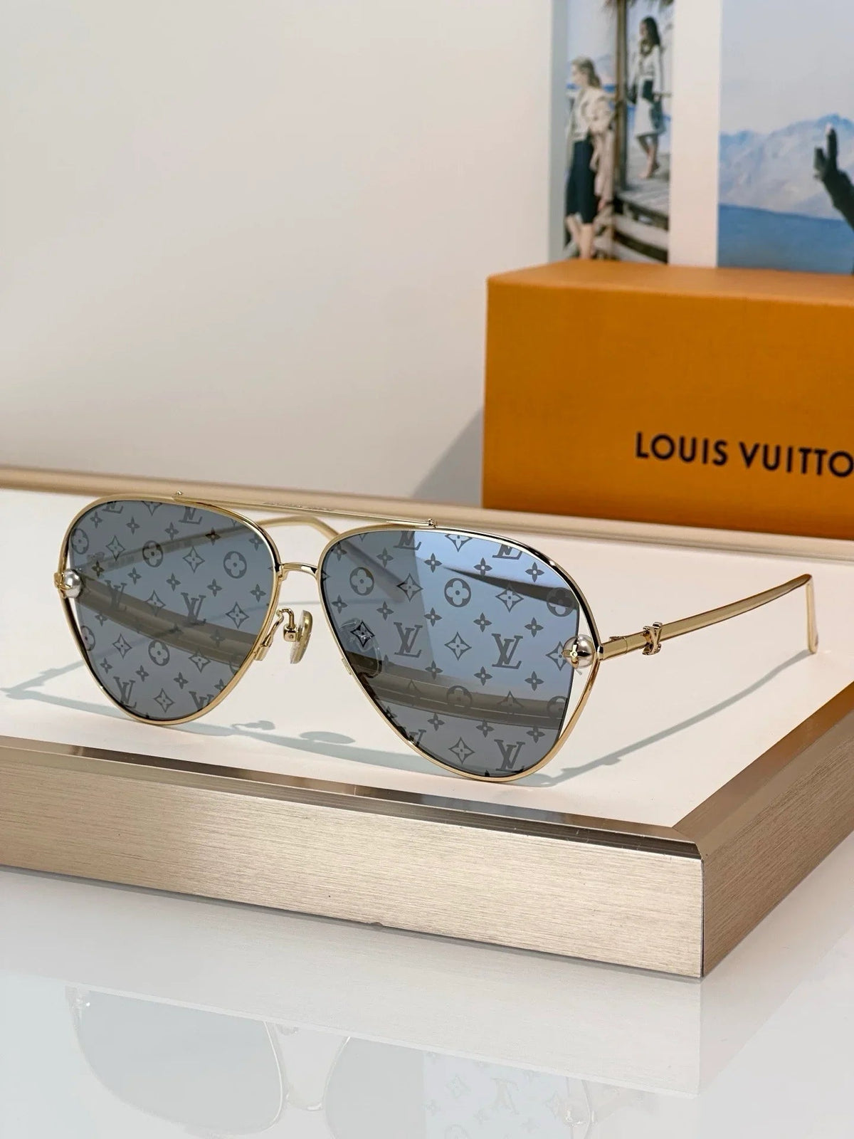 Louis Vuitton Z2994U Pearl Twirl Square Sunglasses   ✨