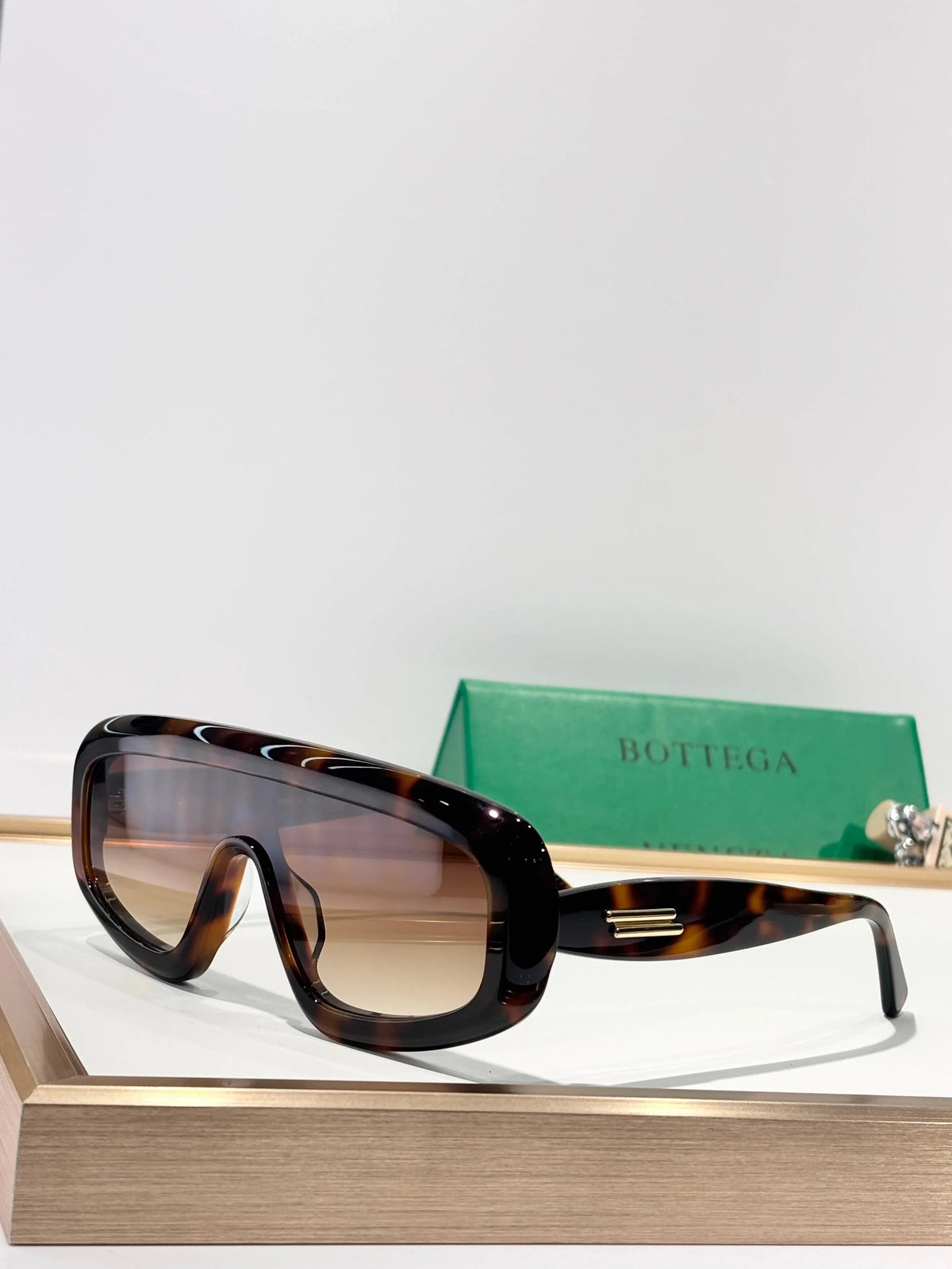 BOTTEGA VENETA  BV1281S 001 - As Seen On Tracee Ellis Ross & Pooja Hegde Sunglasses💚