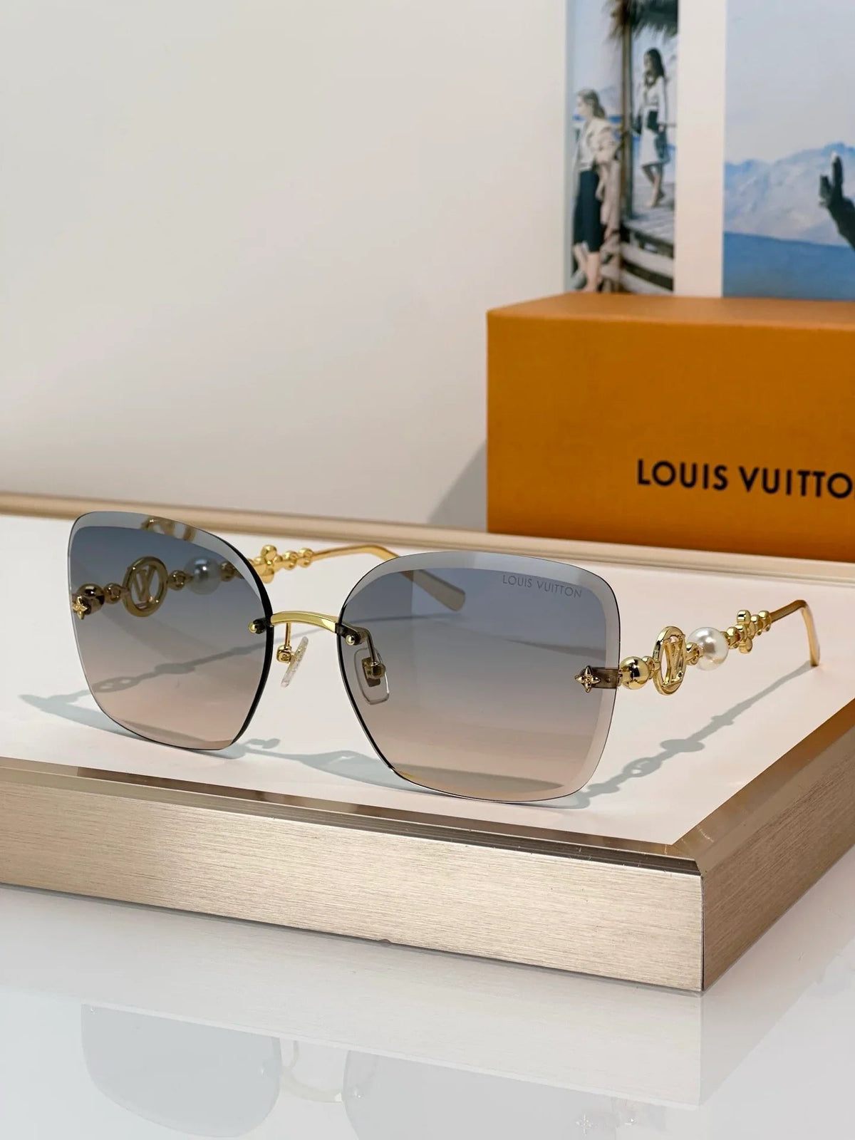 Louis Vuitton Z3167U LV Jewel Pearl Square Sunglasses  ✨