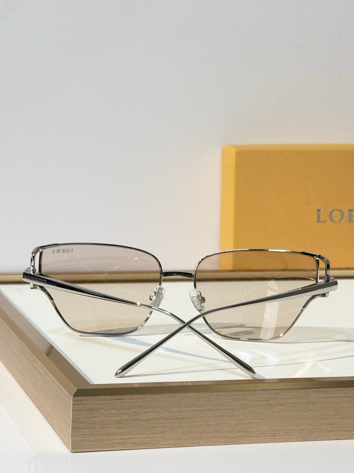 LOEWE Signature LW40150U Sunglasses  ✨