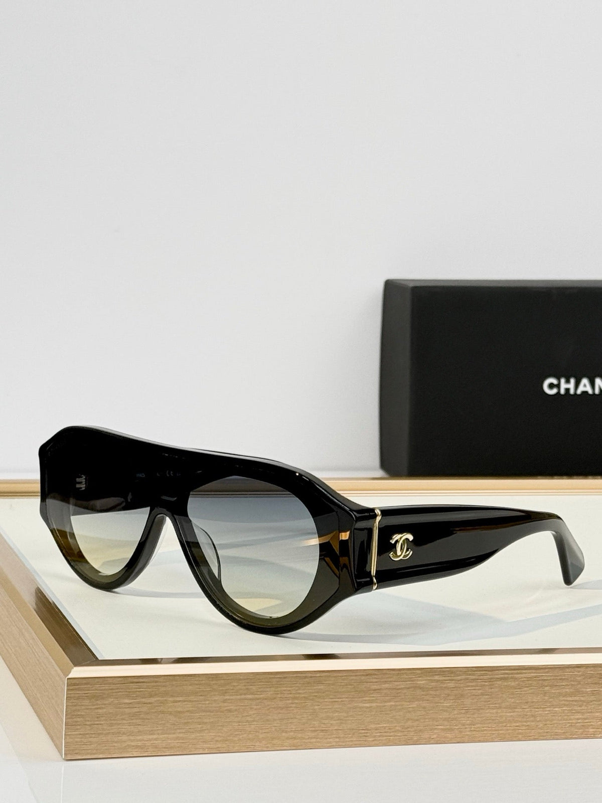 CHANEL 5568 Sunglasses Chanel Eyewear  🖤