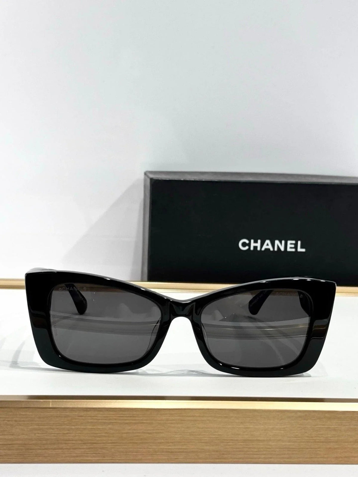 CHANEL 5430 Cat Eye Shape Sunglasses   🖤