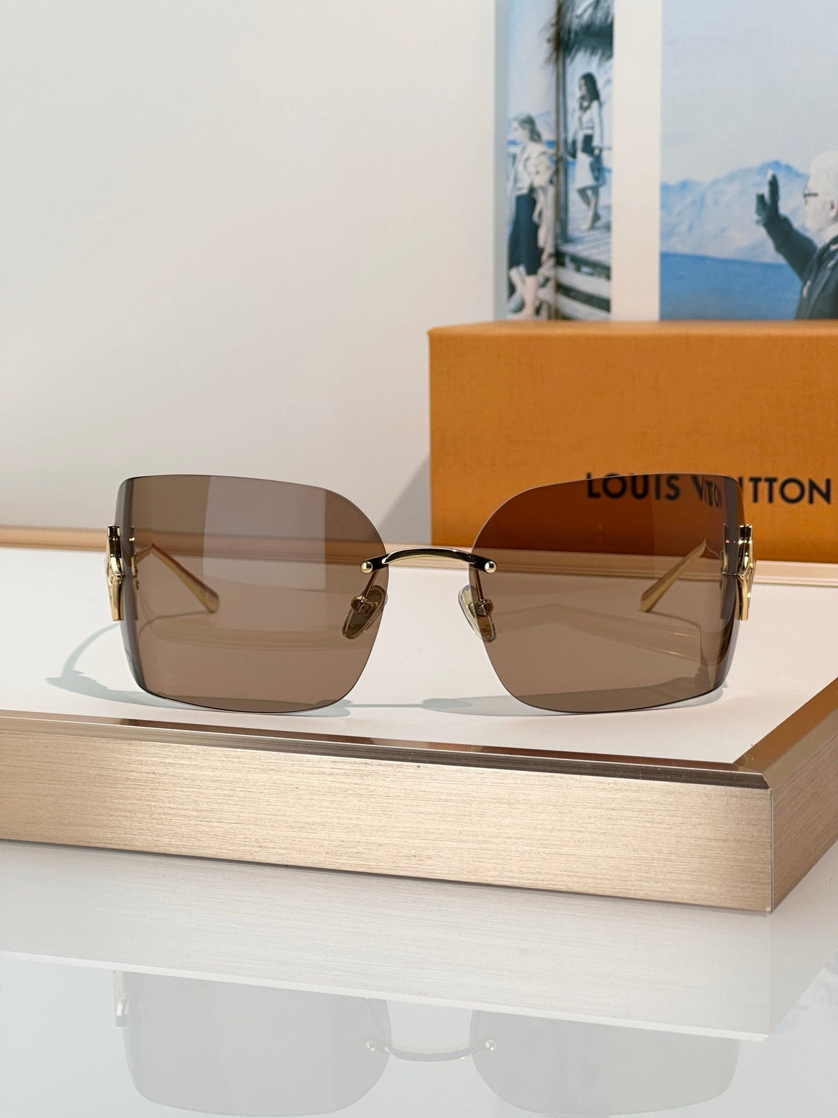 Louis Vuitton Z3457U Curvy Flower Rectangle Sunglasses✨