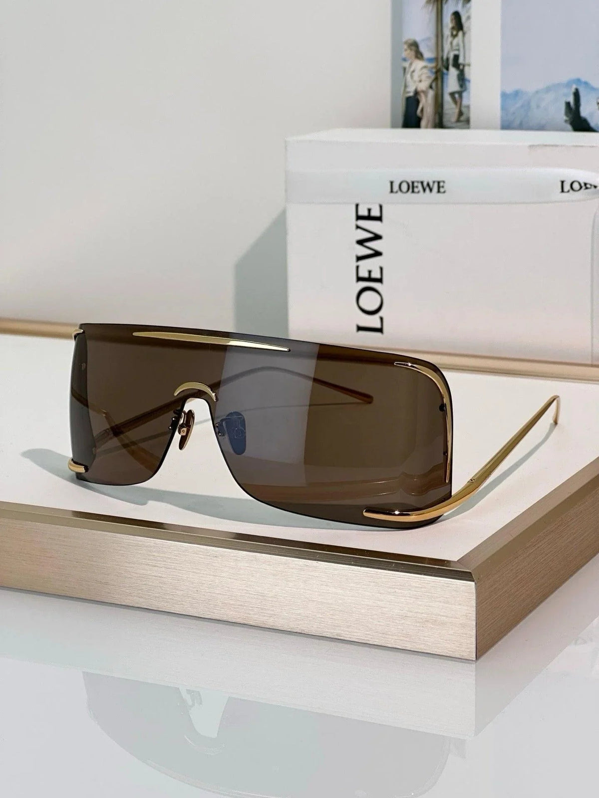 '- LOEWE  SIGNATURE LW40193U Sunglasses  ✨