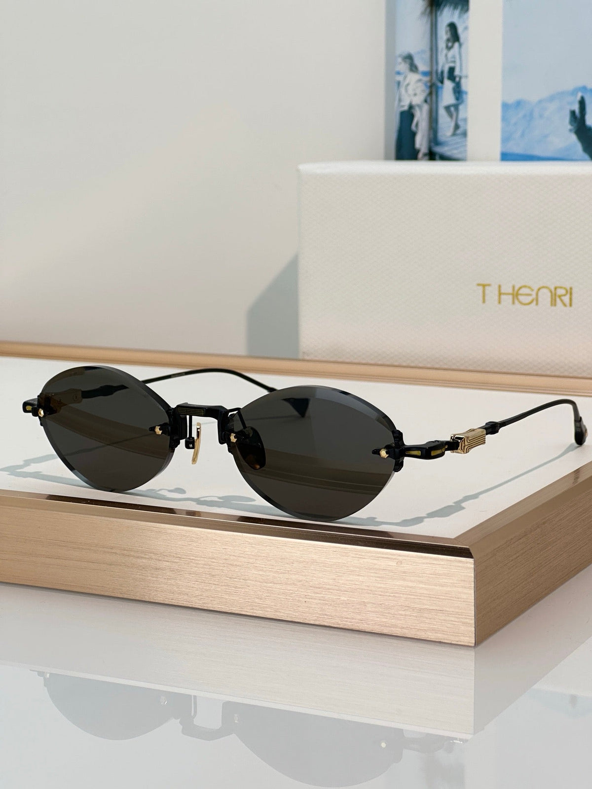 T HENRI MOONBEAM | Amethyst Horizon Sunglasses 👑