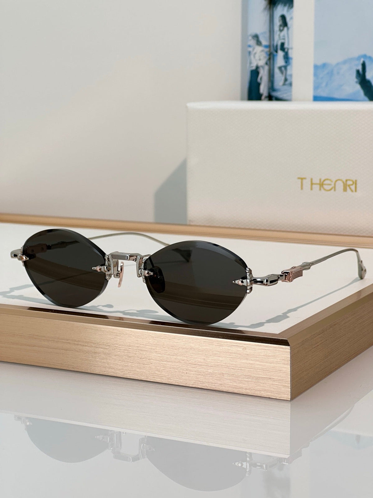 T HENRI MOONBEAM | Amethyst Horizon Sunglasses 👑