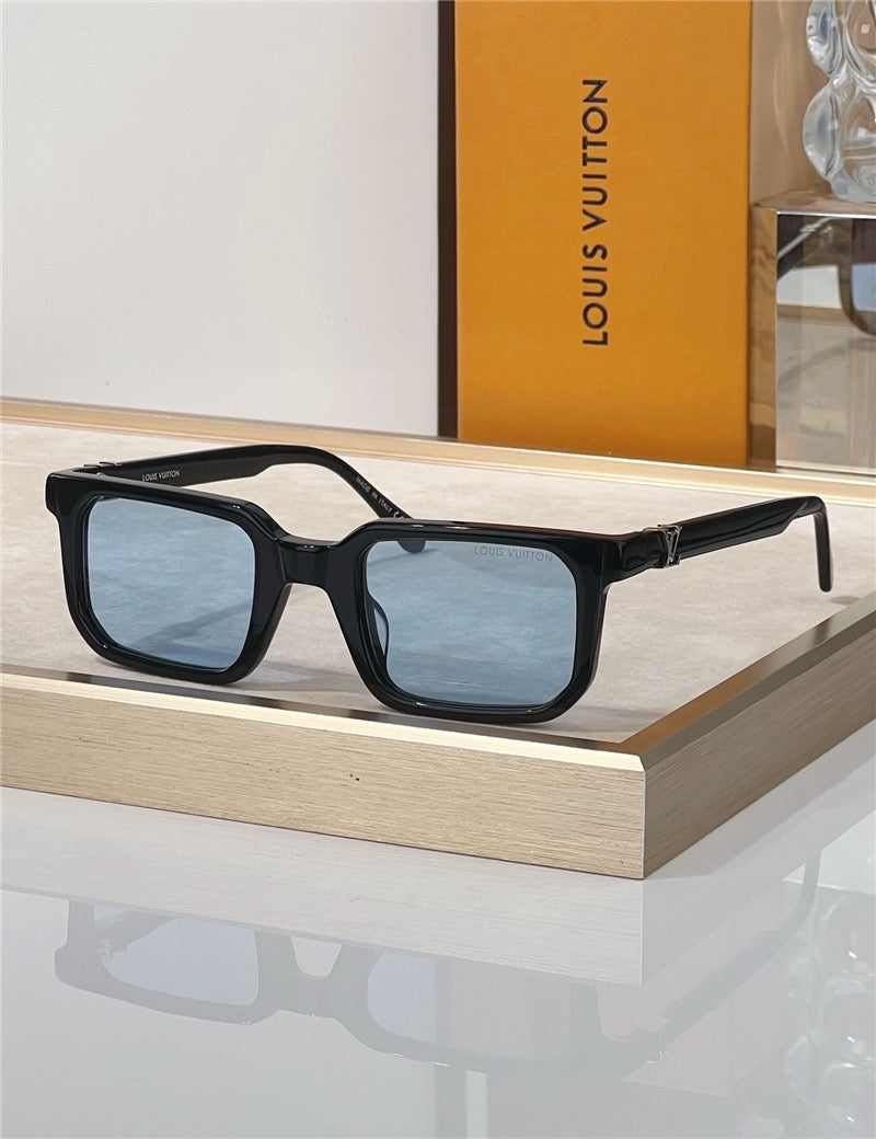 Louis Vuitton Z3262U LV Hit Square Sunglasses ✨