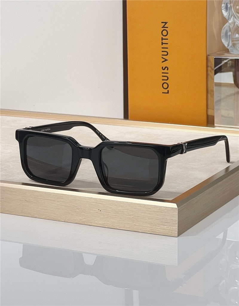 Louis Vuitton Z3262U LV Hit Square Sunglasses ✨