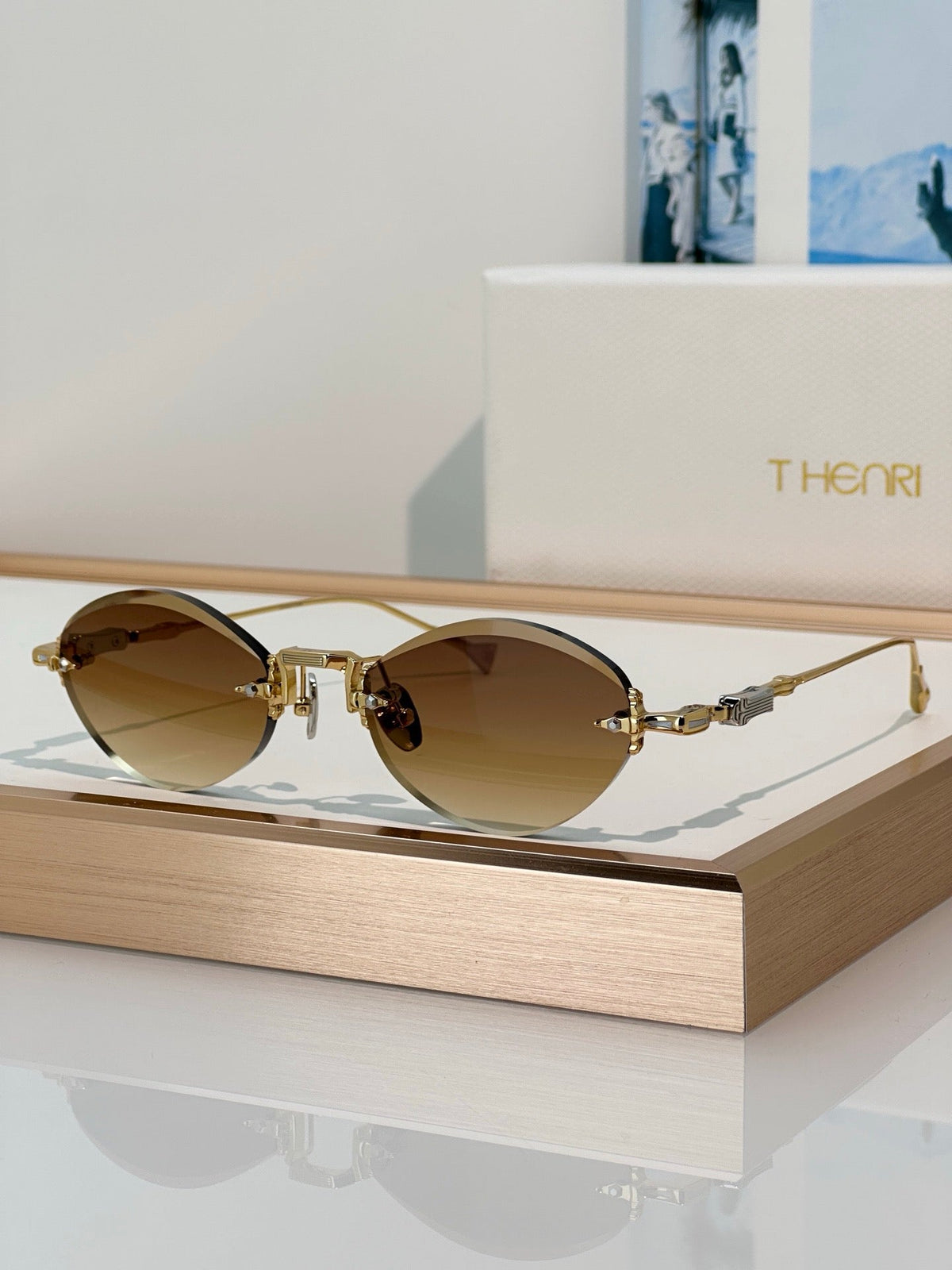 T HENRI MOONBEAM | Amethyst Horizon Sunglasses 👑