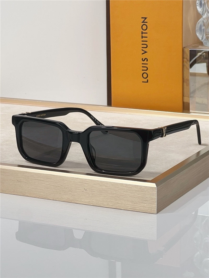 Louis Vuitton Z3262U LV Hit Square Sunglasses ✨