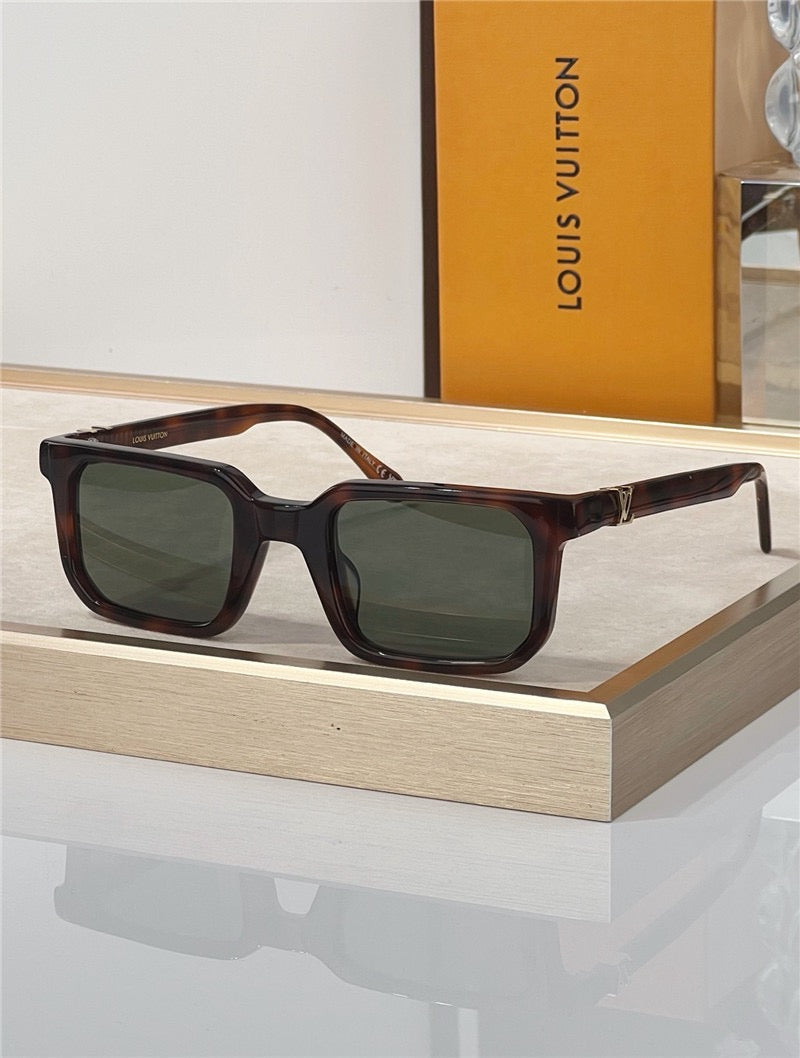 Louis Vuitton Z3262U LV Hit Square Sunglasses ✨