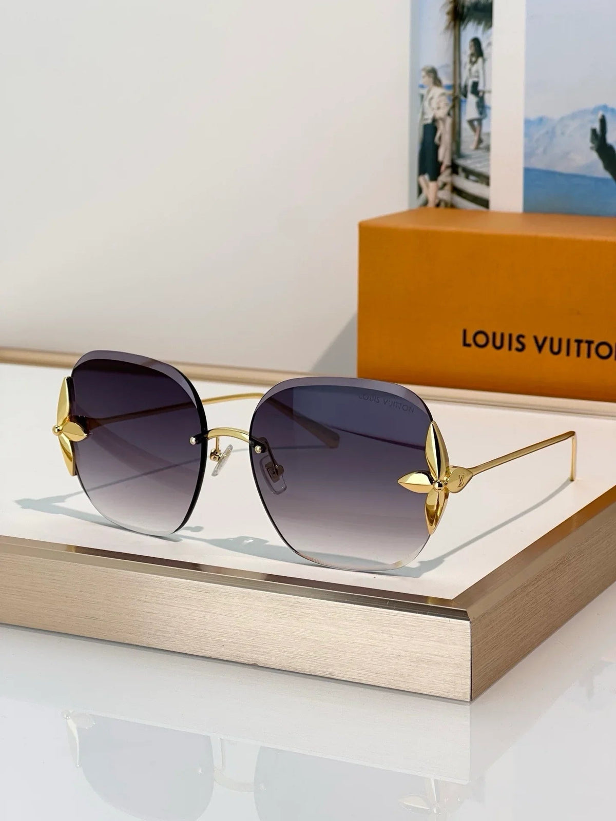 Louis Vuitton Z3169U Flower Edge Metal Square Sunglasses   ✨