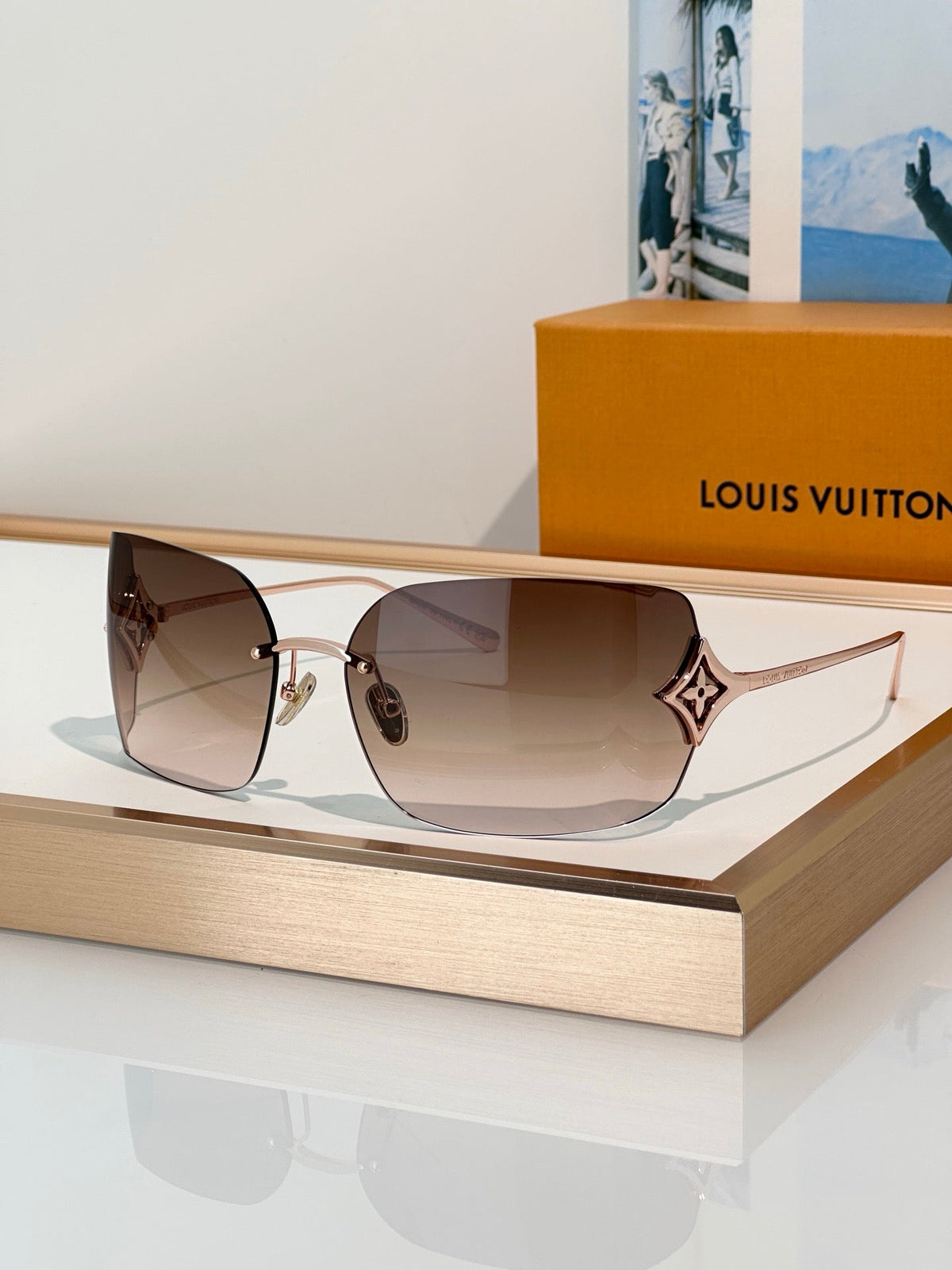 Louis Vuitton Z3457U Curvy Flower Rectangle Sunglasses✨