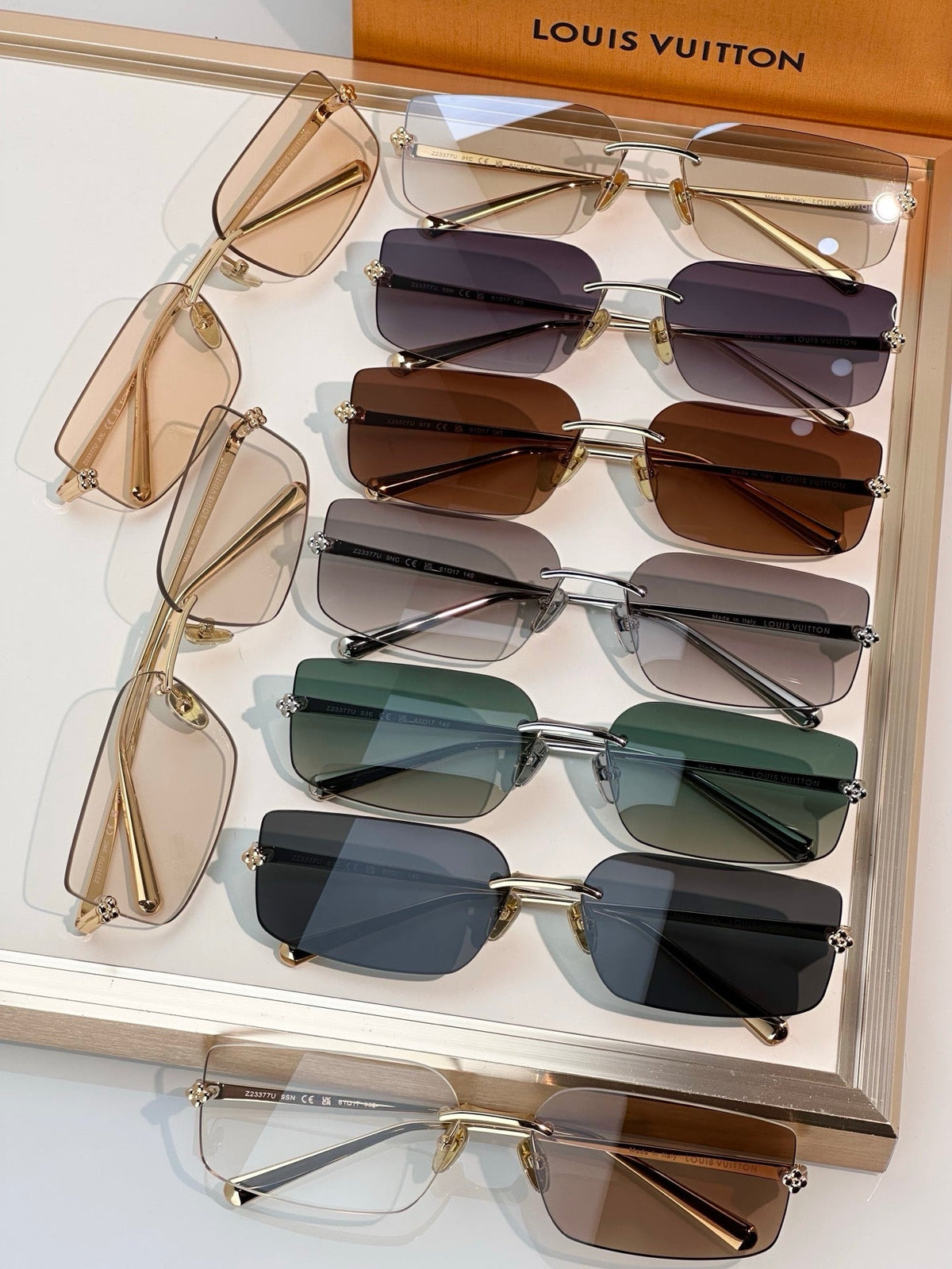 Louis Vuitton Z3377U New LV Comet Rectangle Sunglasses  ✨