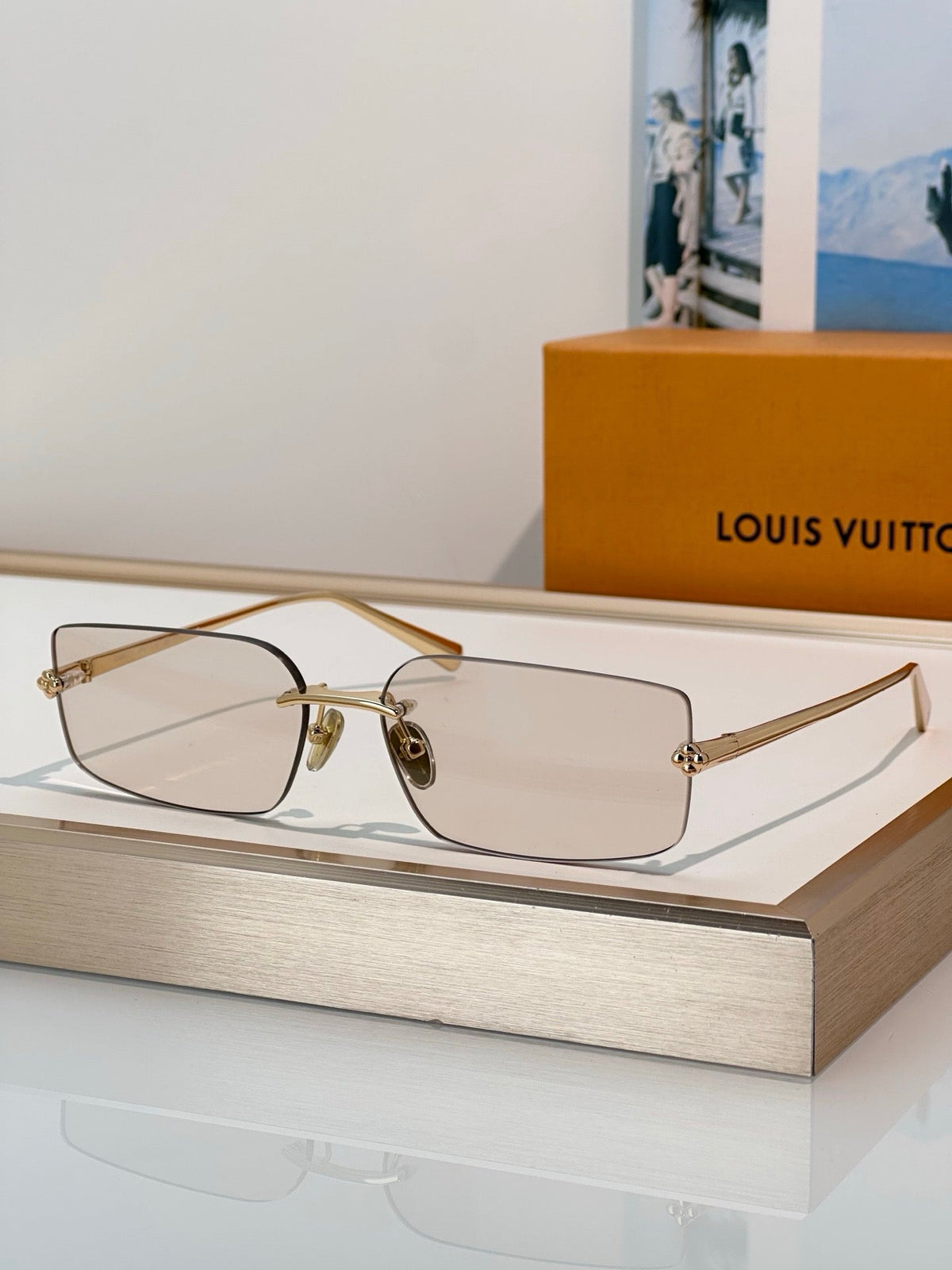 Louis Vuitton Z3377U New LV Comet Rectangle Sunglasses  ✨