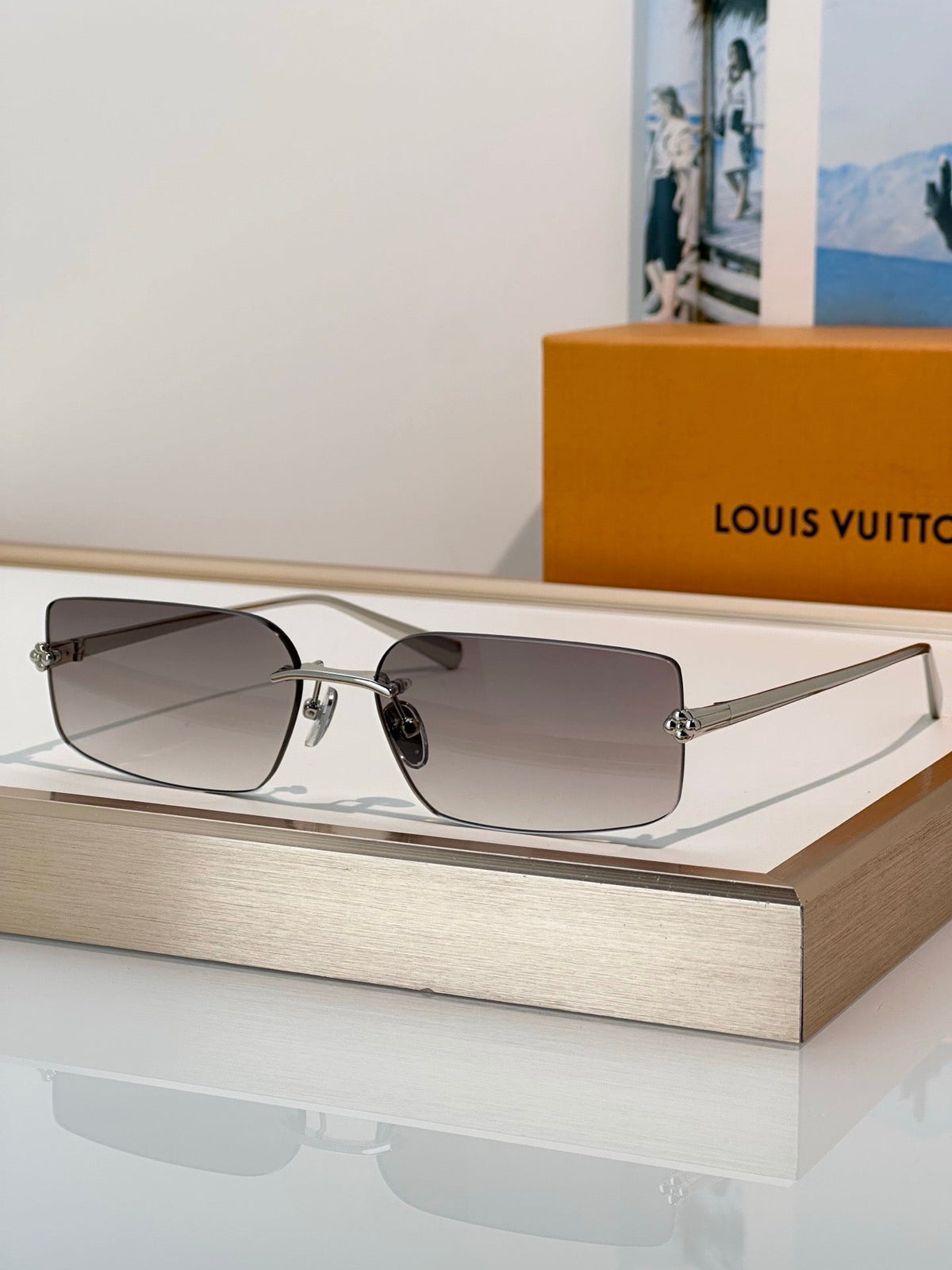 Louis Vuitton Z3377U New LV Comet Rectangle Sunglasses  ✨