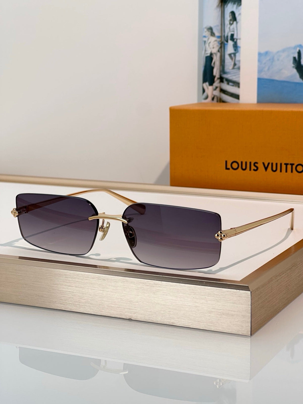 Louis Vuitton Z3377U New LV Comet Rectangle Sunglasses  ✨