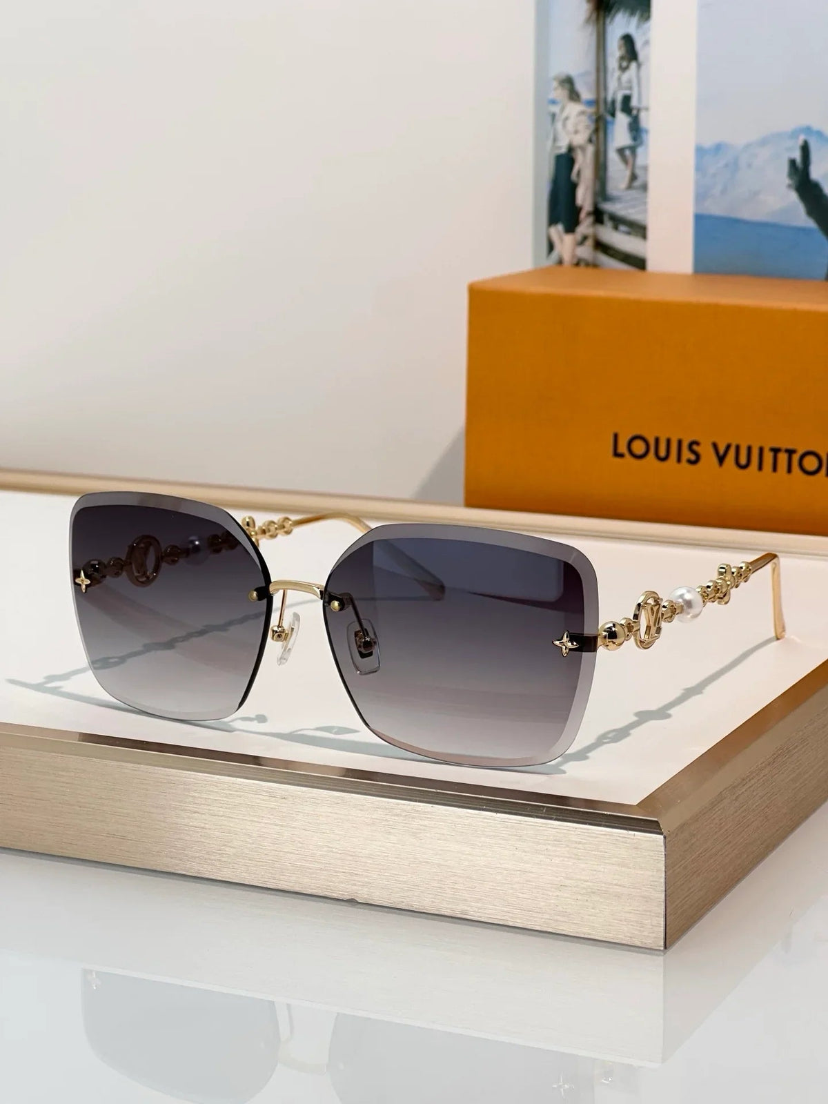 Louis Vuitton Z3407U LV Jewel Pearl Square Sunglasses ✨
