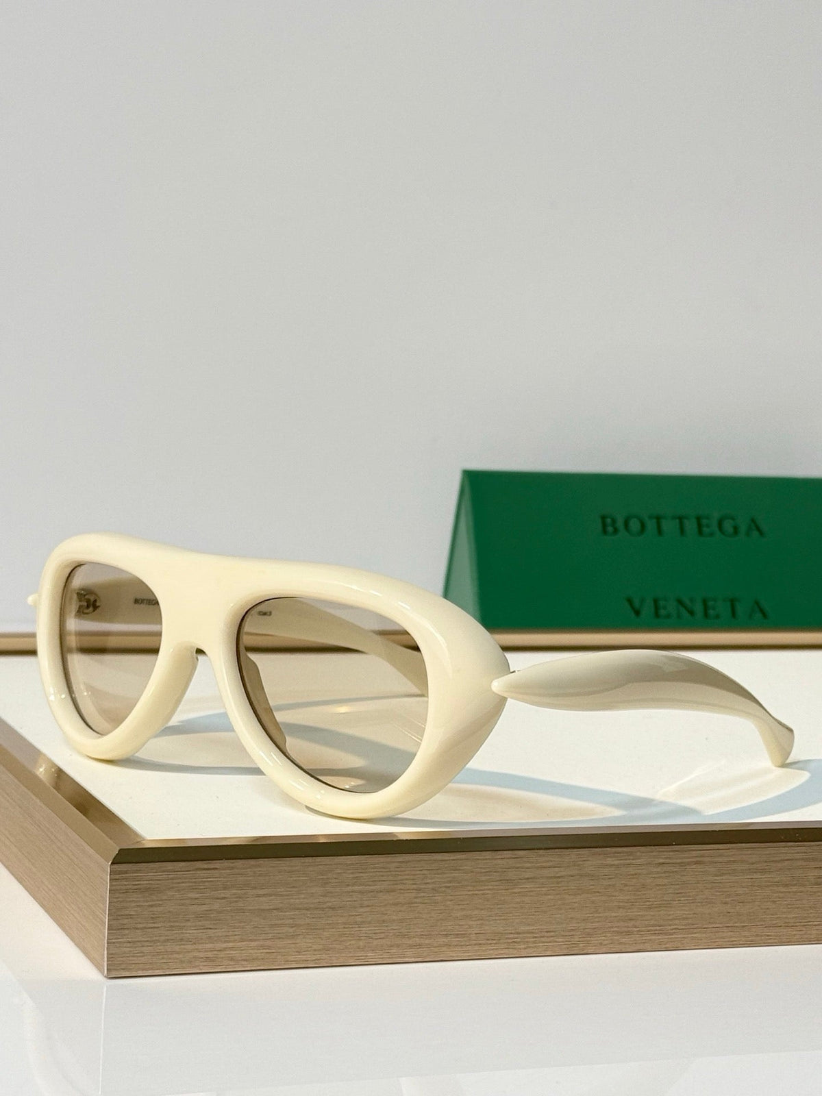 BOTTEGA VENETA BV1483S Sunglasses 💚