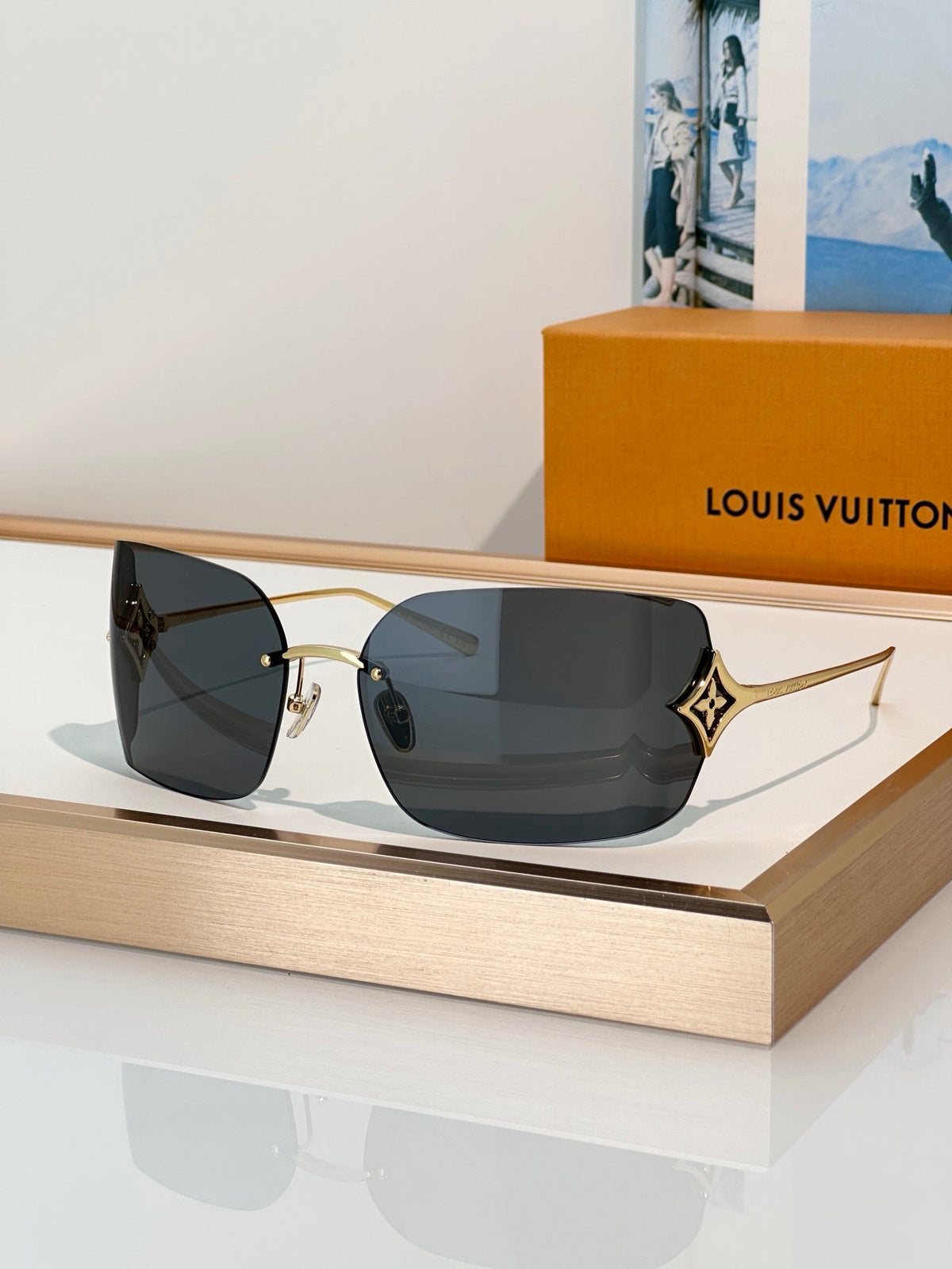Louis Vuitton Z3457U Curvy Flower Rectangle Sunglasses✨
