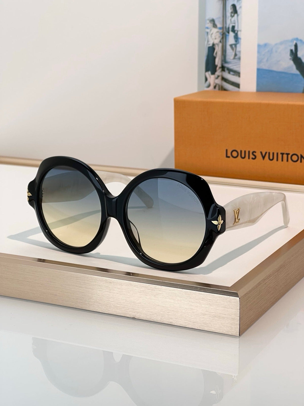 Louis Vuitton Z3325U-Z3326U New LV Aura Flower Round Sunglasses ✨